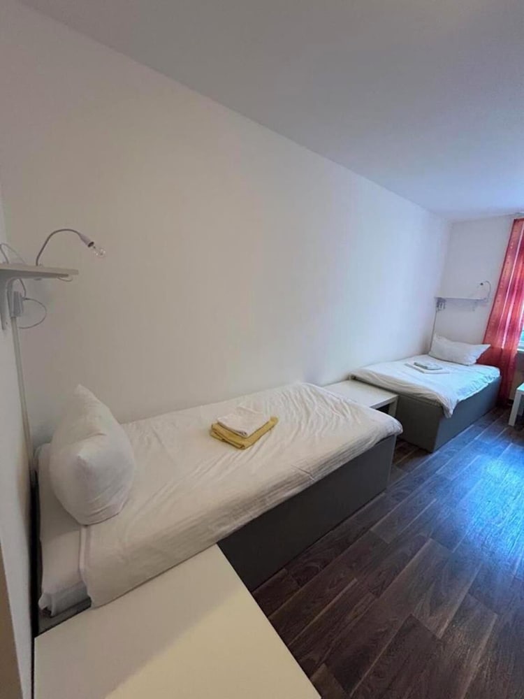 2-Rent Group Hostel Apartments SEN14