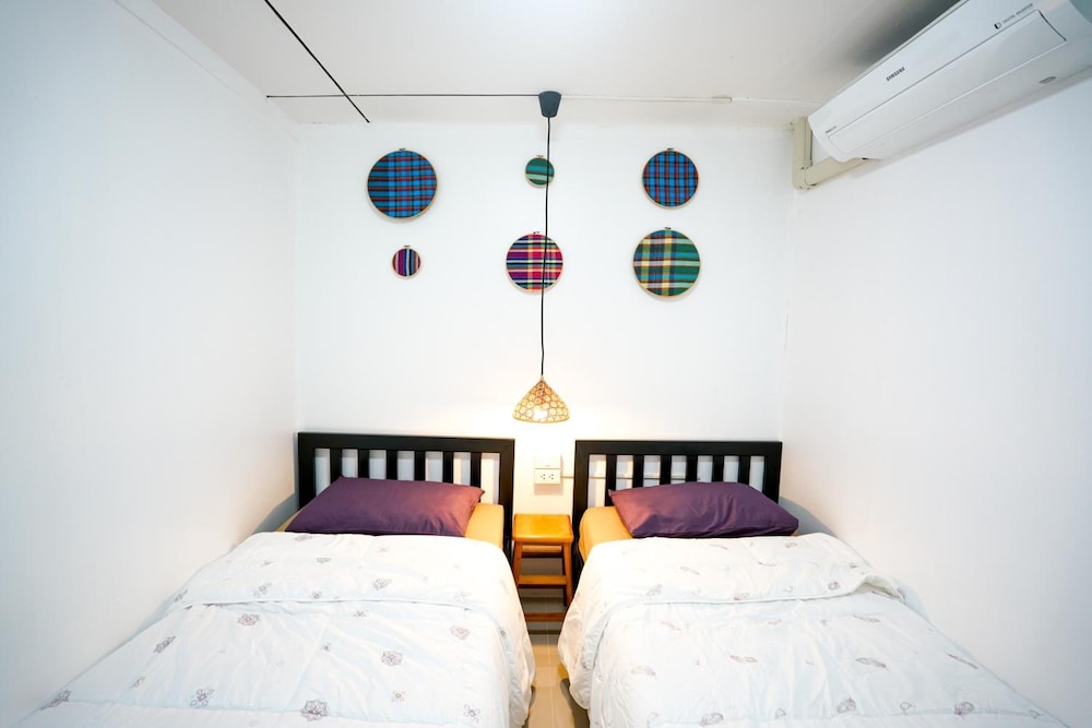 D Hub Hostel