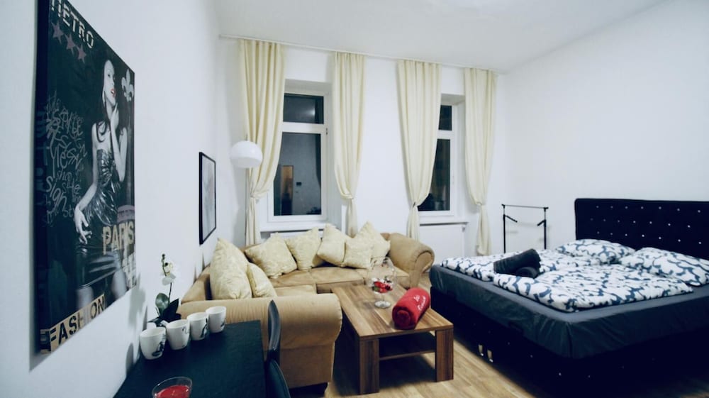 Cozy 2BR Apartment Near Augarten