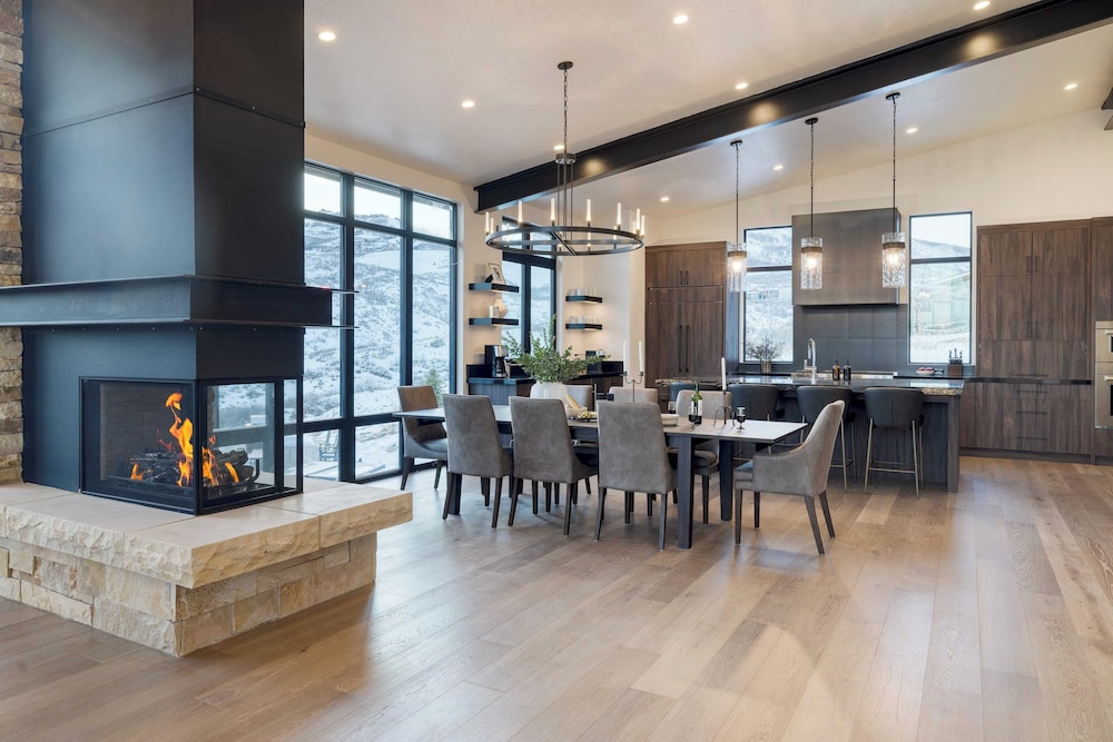 Mins to Deer Valley Lift Firepit, Game Room, Views, 5bdr Orion by Avantstay