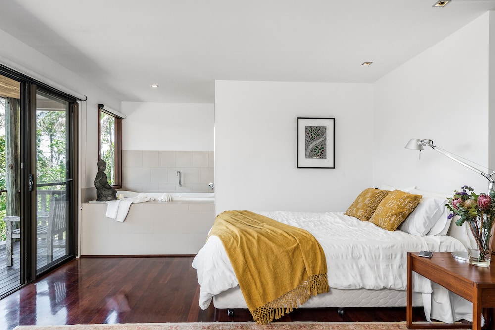Your Luxury Escape - Cedar View view 2