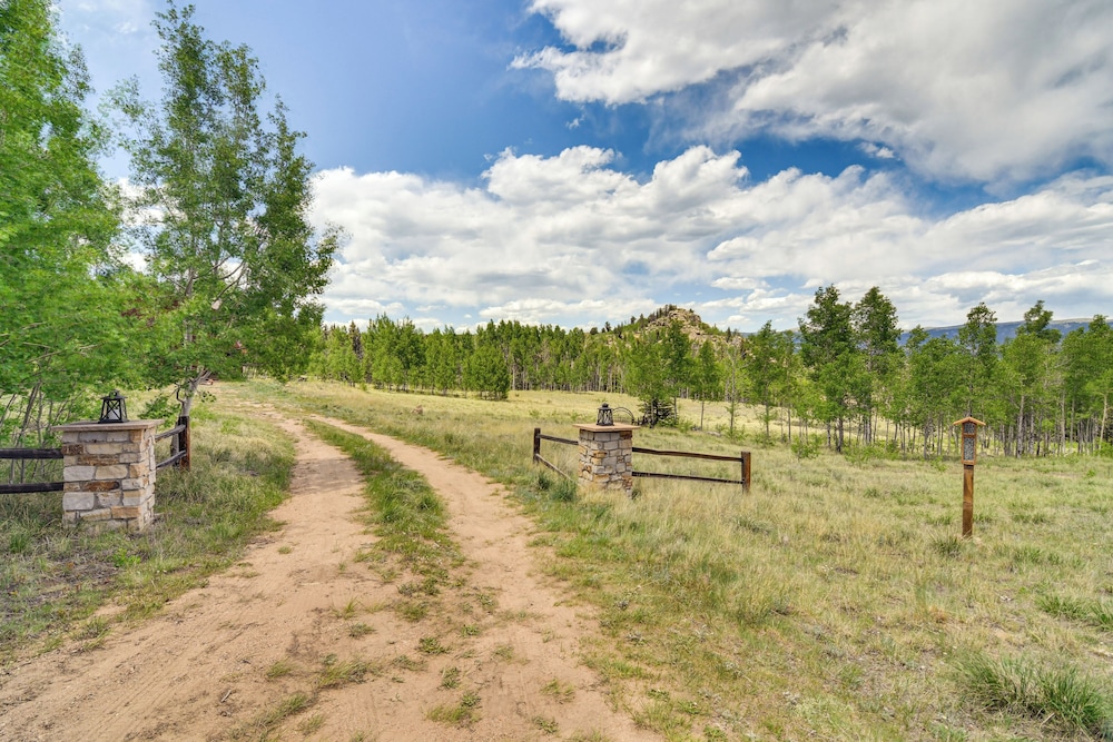 Private 5 Acres w/ Mtn Views: Park County Cabin!