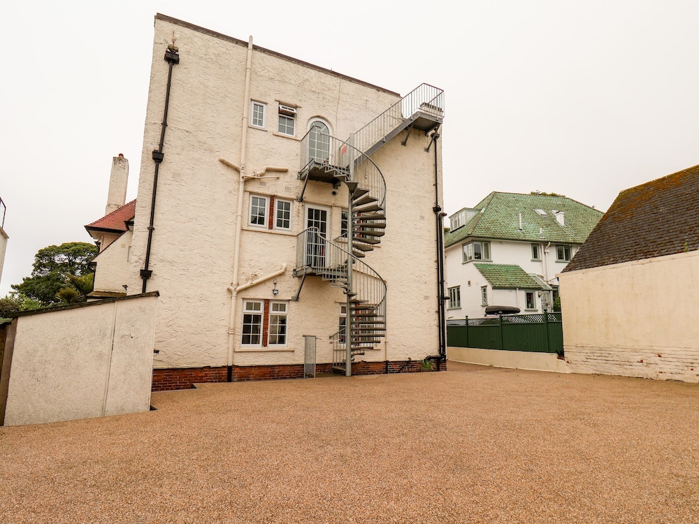 Yardley Manor