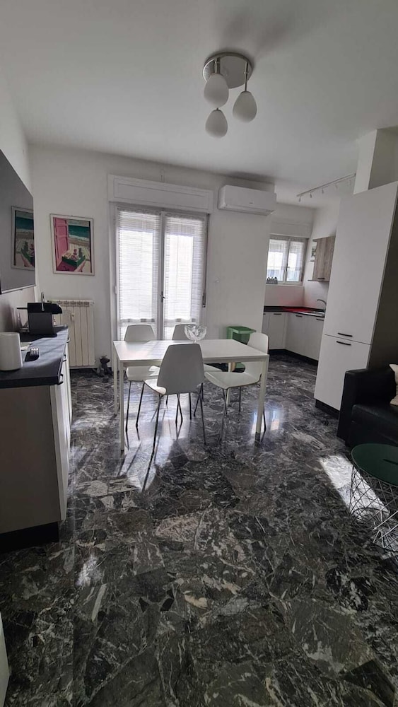 ELEONORA'S HOUSE