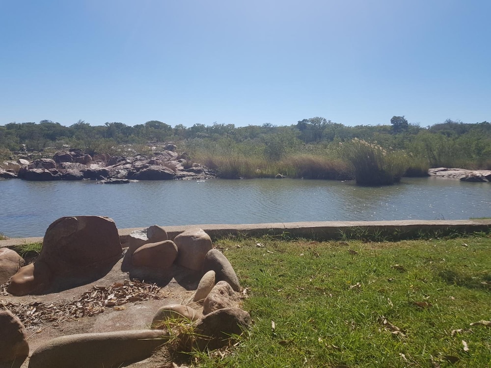 Nyangombe Safari Lodge