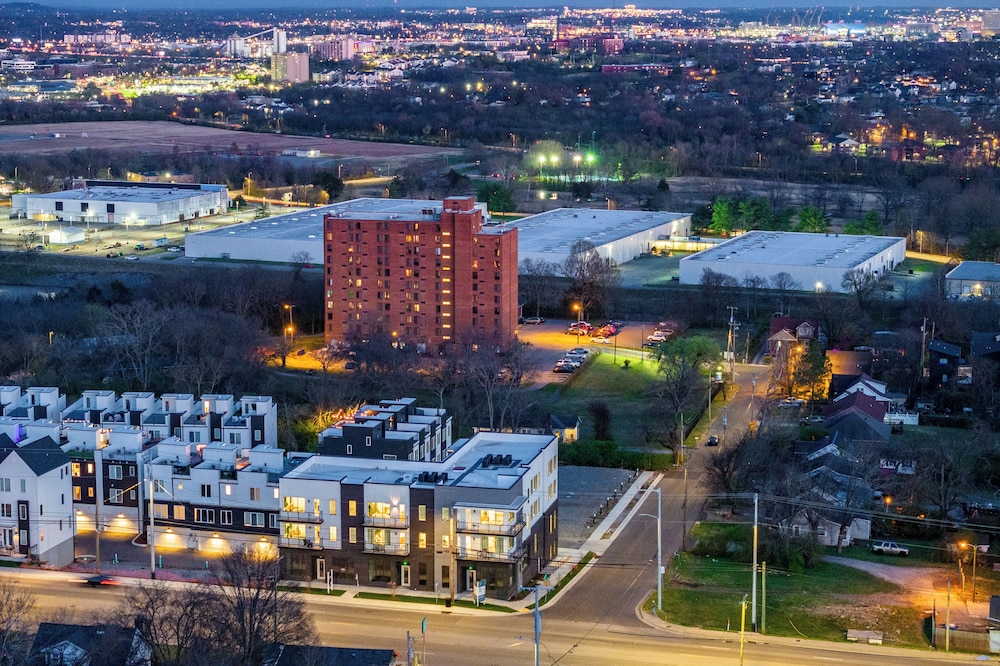 The Heights by AvantStay – Modern Condo Minutes from Broadway