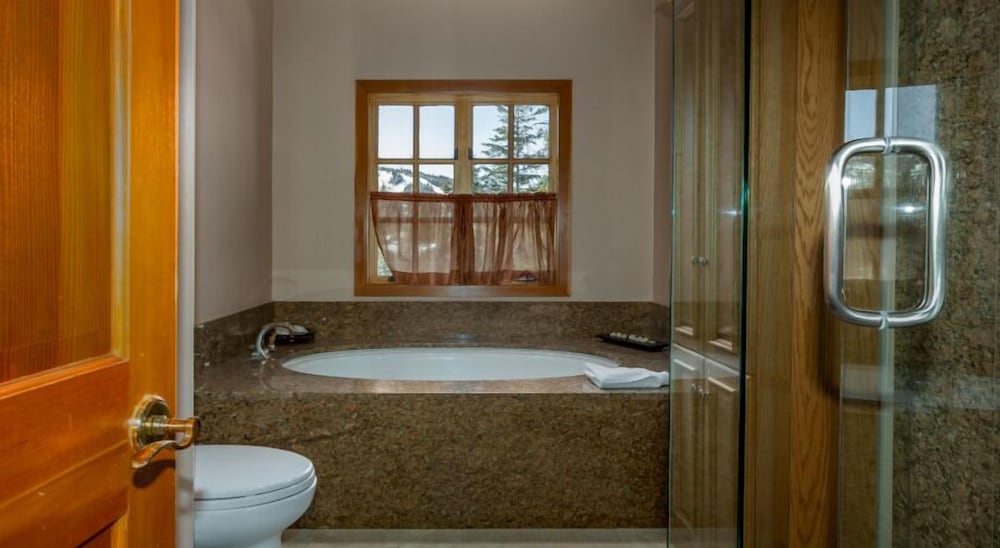 50 - Six Bedroom with Spa Stag Lodge 6 Condo