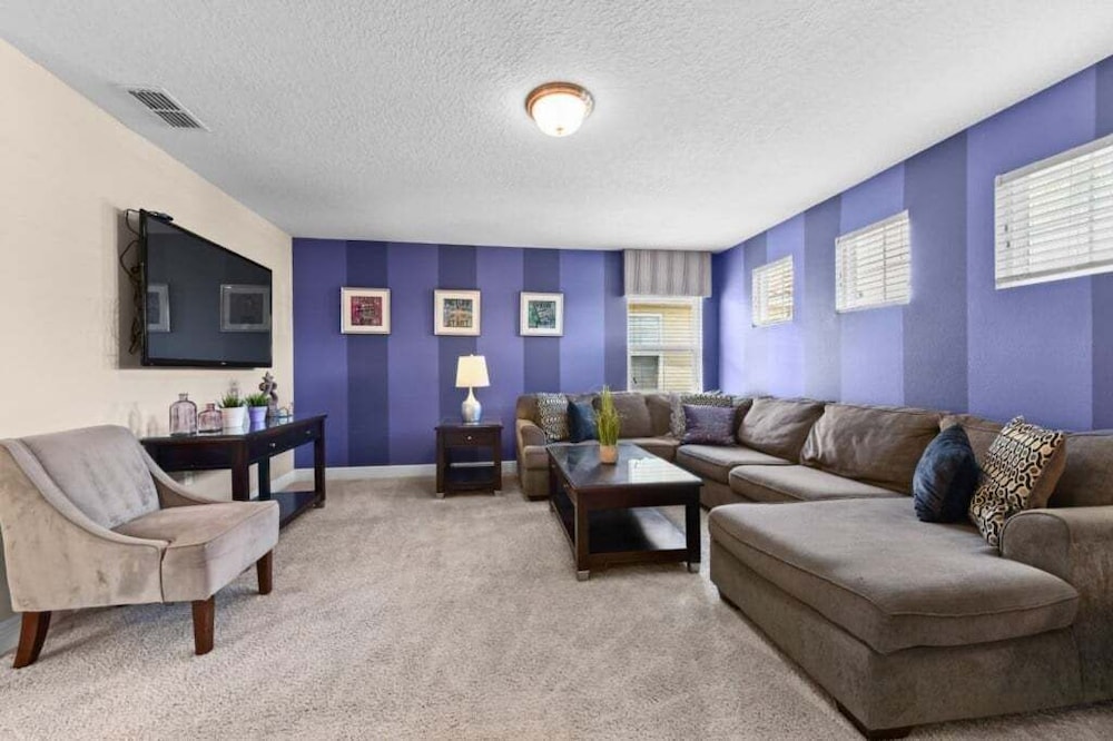 Spacious 5-Bedroom Resort Pool Home with Lake View 5 Villa