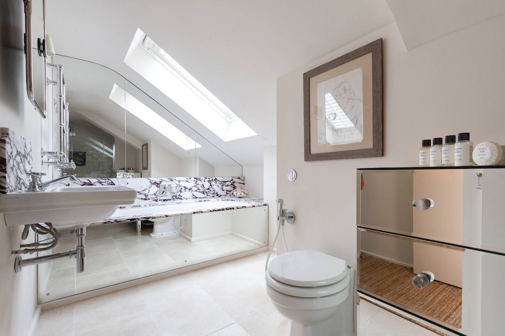 Brook Mews North II by Onefinestay view 4