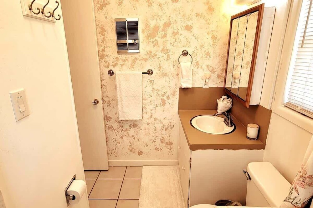 Madre Azul Bay House 3 Bedroom Home