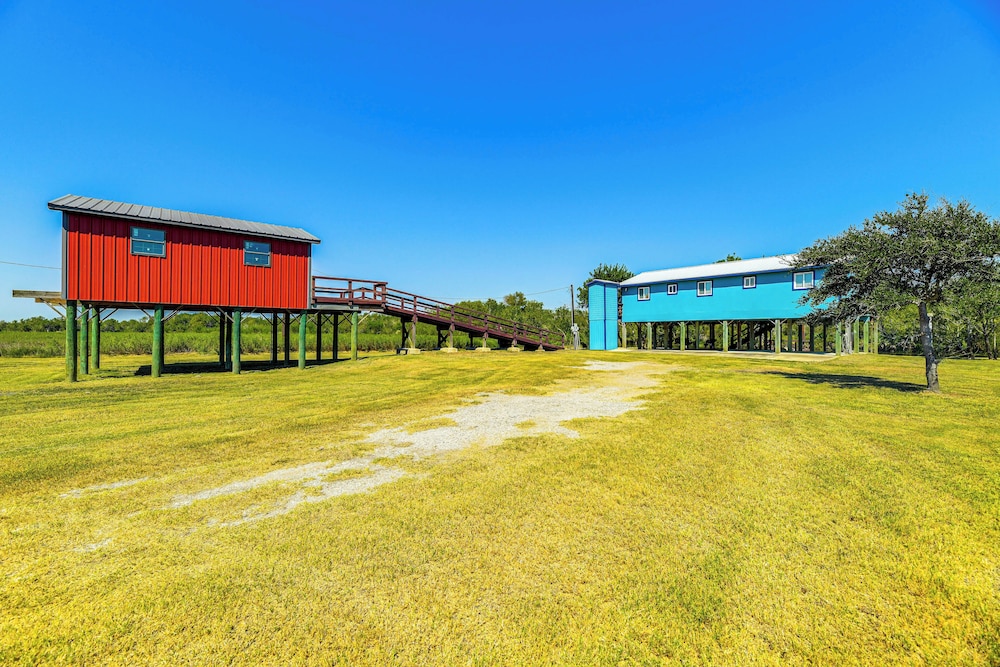 Quiet River Retreat ~ 20 Mi to Port Lavaca!