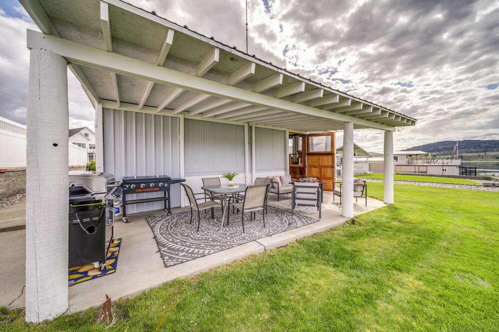 Seven Bays Vacation Rental on Lake Roosevelt! view 5