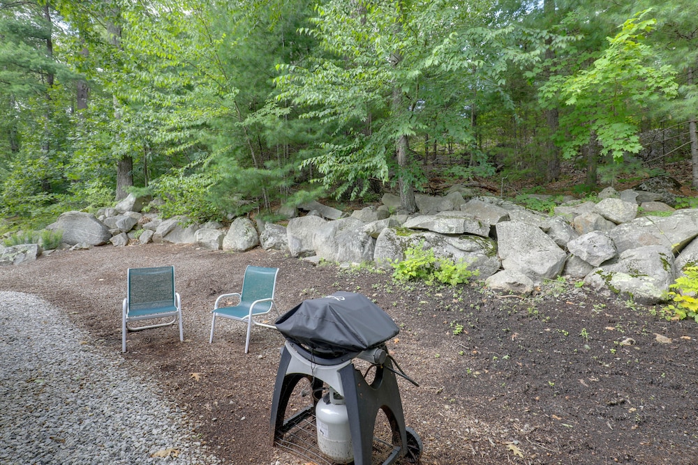 Inviting Summer Village Cottage: Golf Cart & More!