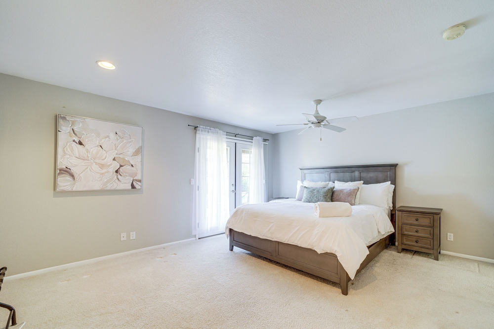 4 Mi to Uptown Sedona: Desert Home w/ Mtn Views!