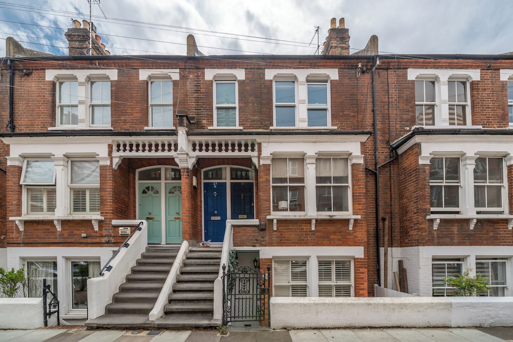 Modern flat near Battersea Park