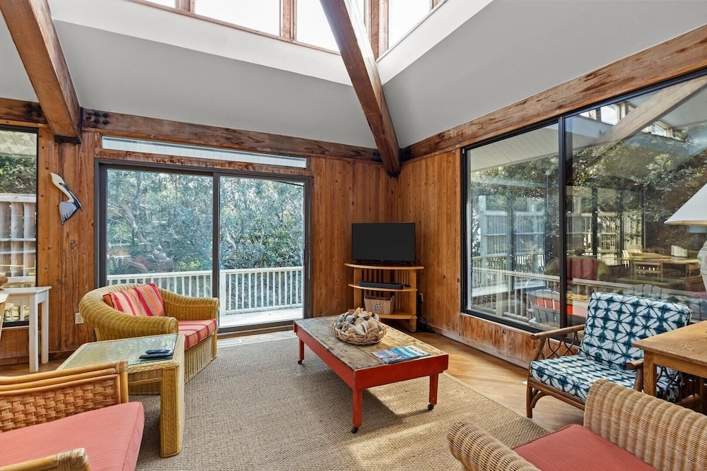 Beach Grove 3 Bedroom Home