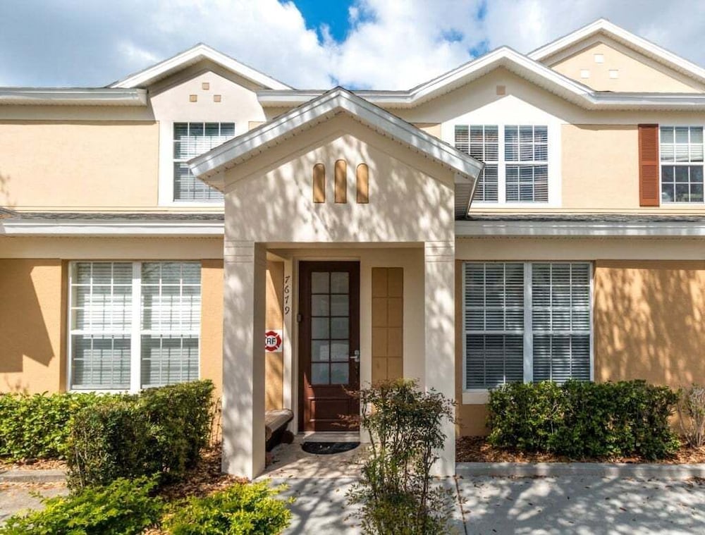Windsor Hills Getaway: 3br, Pool, Near Disney 3 Bedroom Townhouse