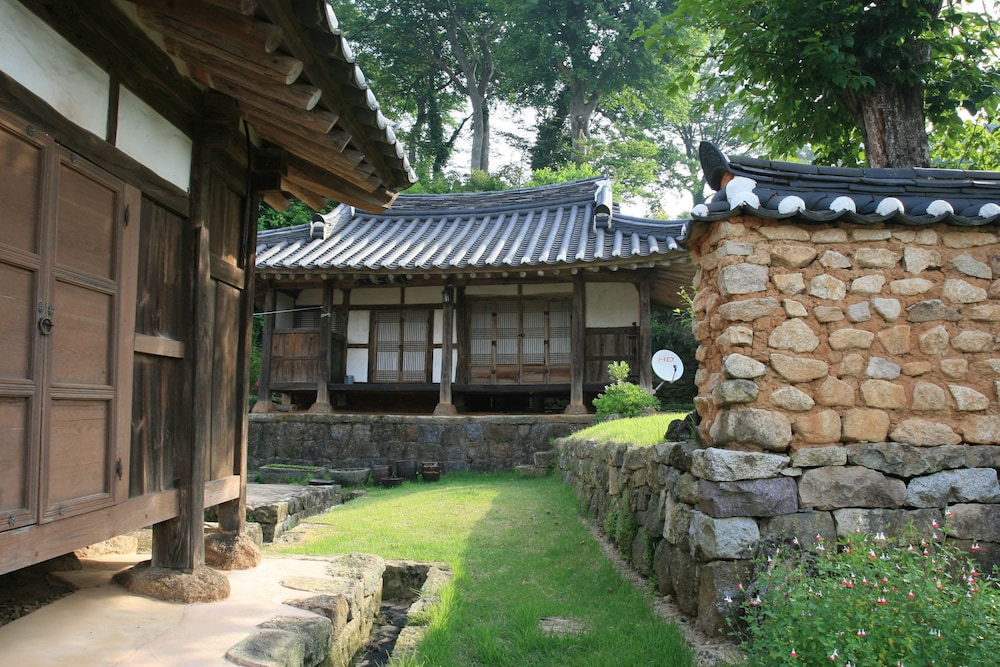 Yi Jin-rae's Historic House