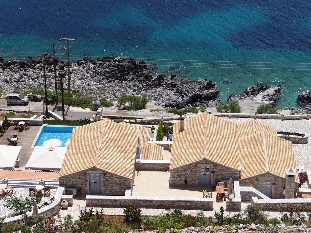 En Plo Luxury Suites