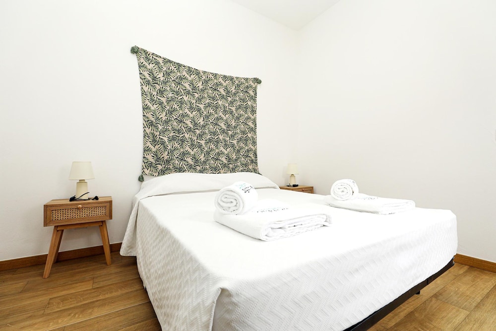 B87 - Windmill 2 Bed Apartment in Odiaxere