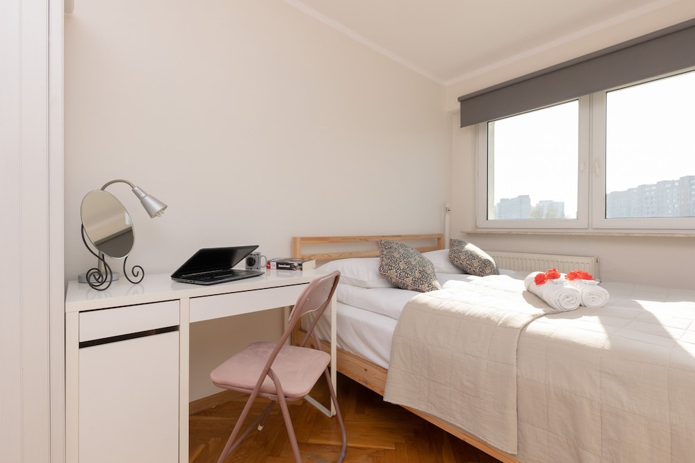 Warsaw Apartment Kasprowicza by Renters view 4