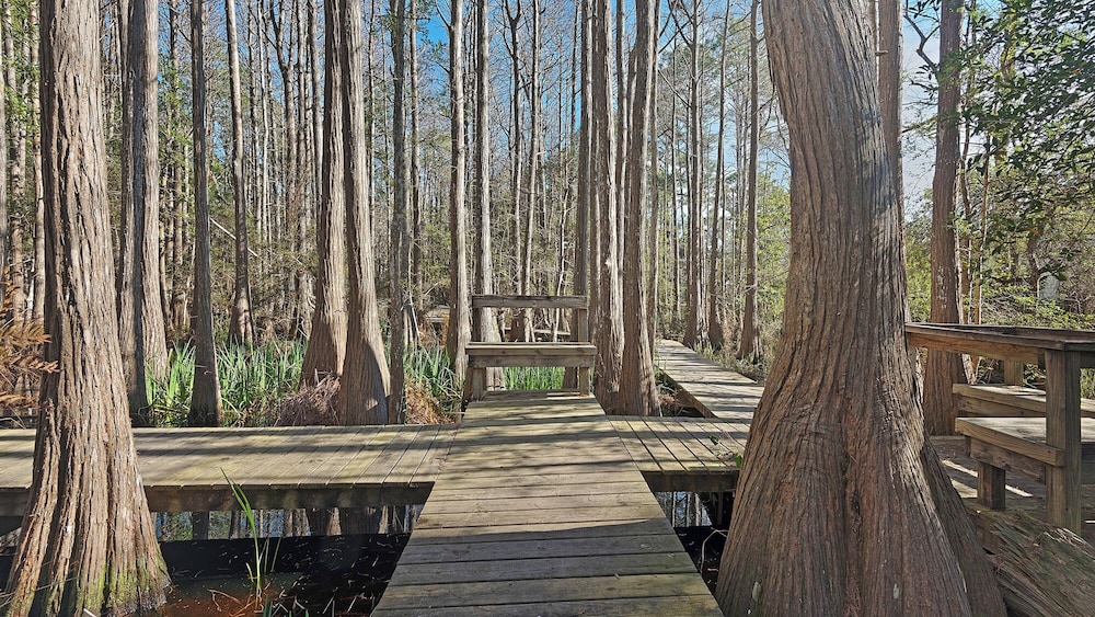 2br/2.5ba, Pool, Tennis, Beach Access!