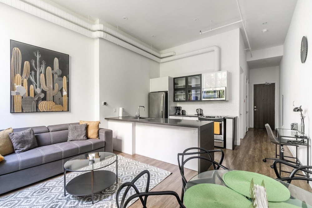 1 Bedroom Loft Free Parking Gym 1 - Image 2