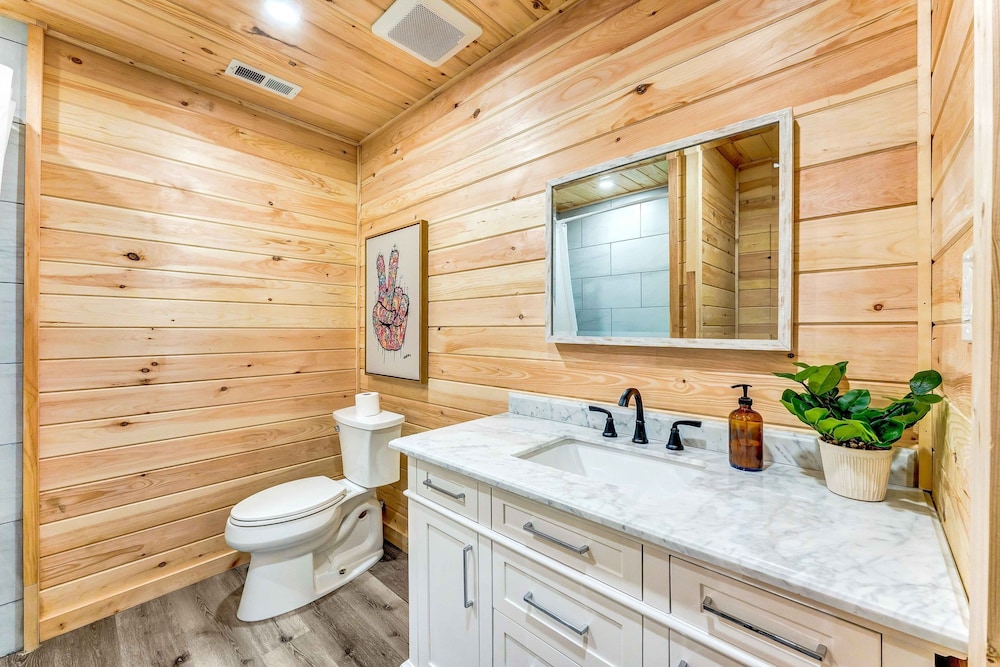 Grand Timber by Avantstay Indoor Pool Sauna Sports Court Game Room More