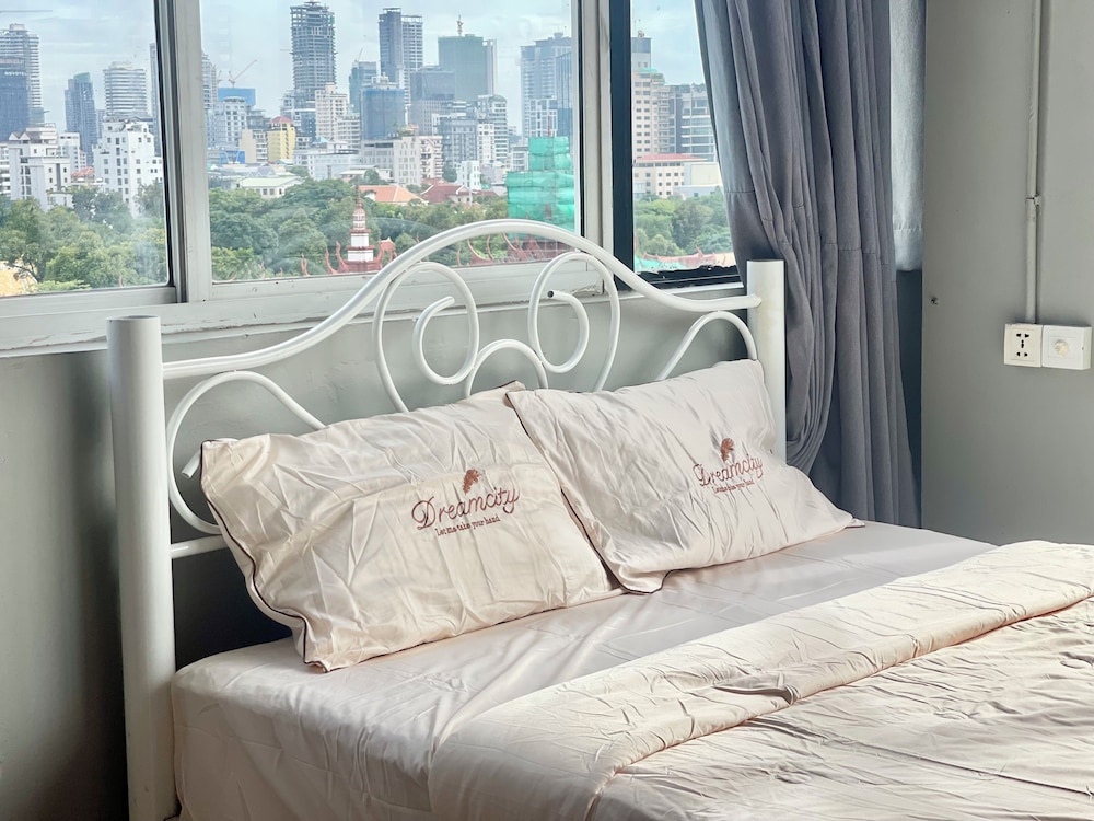 SKY HOTEL Central Phnom Penh - Rooms & Apartments