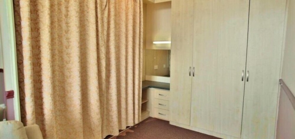 Lynton Apartments