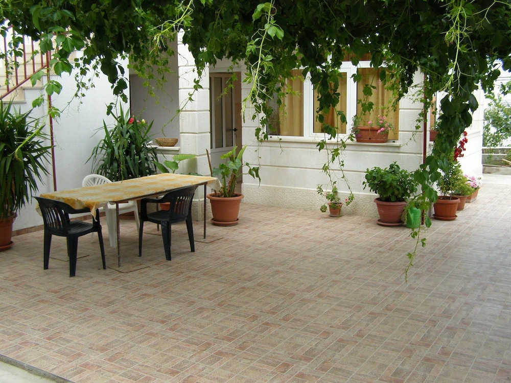 Marija - Free Parking - Zeleni view 5