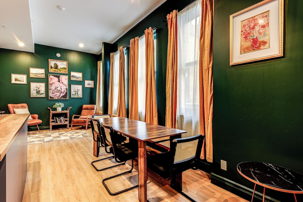 Majestic 3-Bedroom Designer Apartment