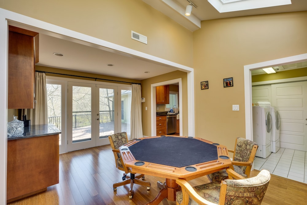 Spacious Prospect Cottage w/ Deck & Scenic Views view 3