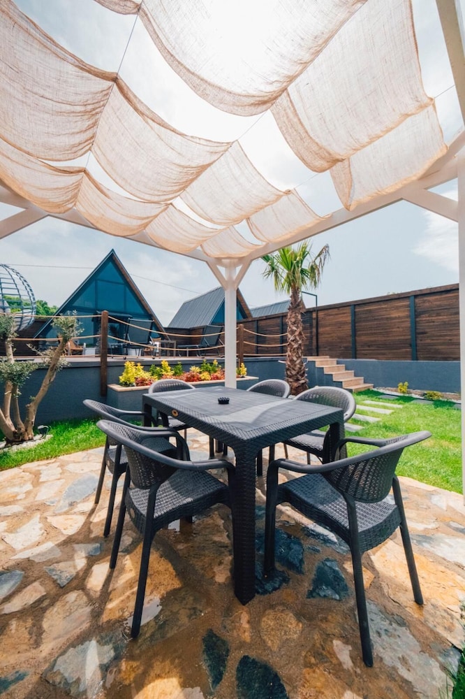 CLUB ARMADA BUNGALOV