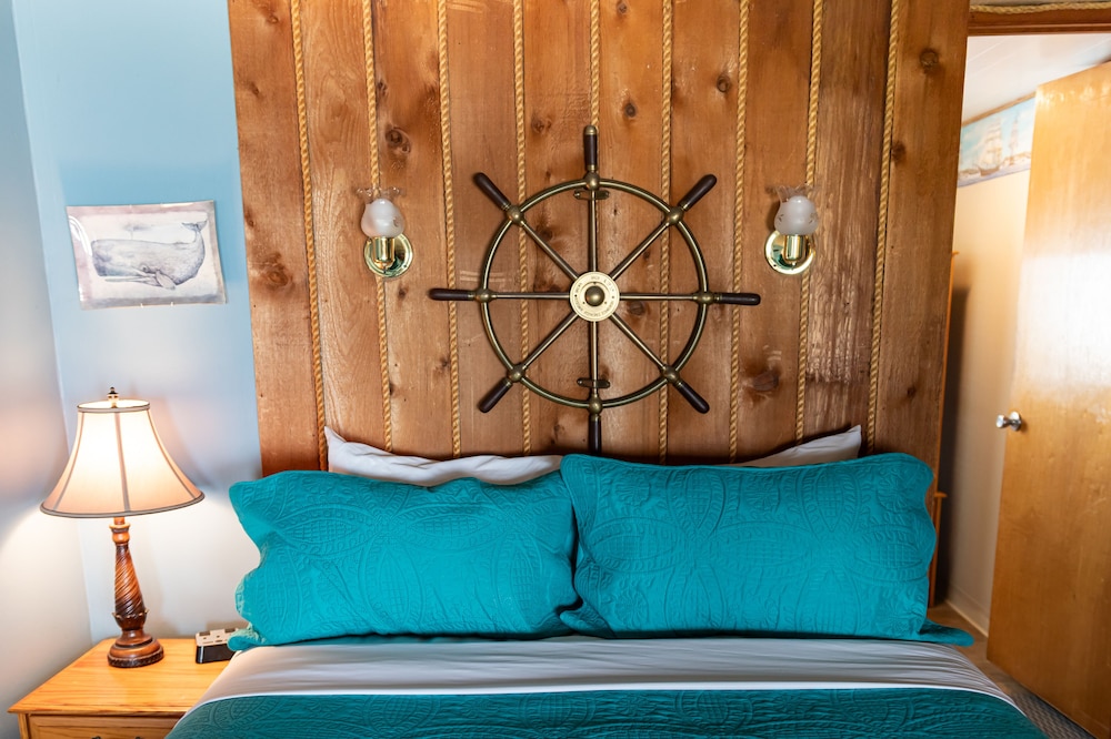 Moolack Shores Inn