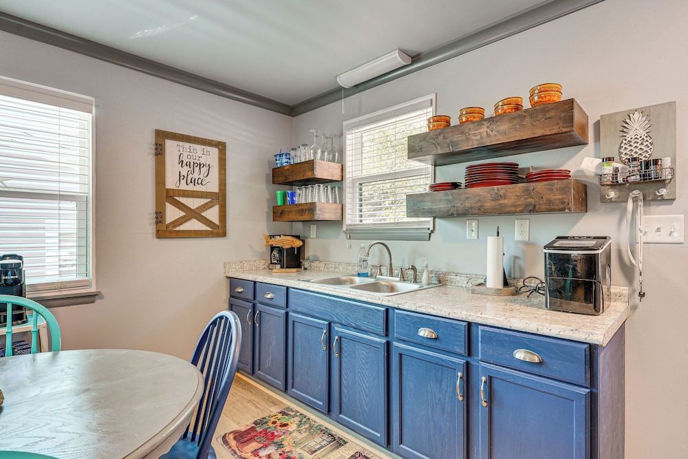 Play & Unwind, Oak Island Home < 2 Mi to Beach!