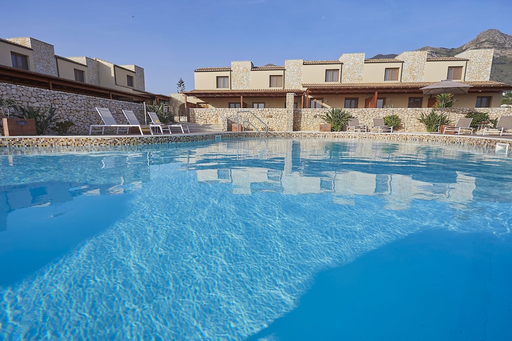 Riva Sea Apartments