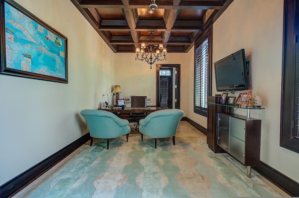 Villa B by the Sea in Nassau