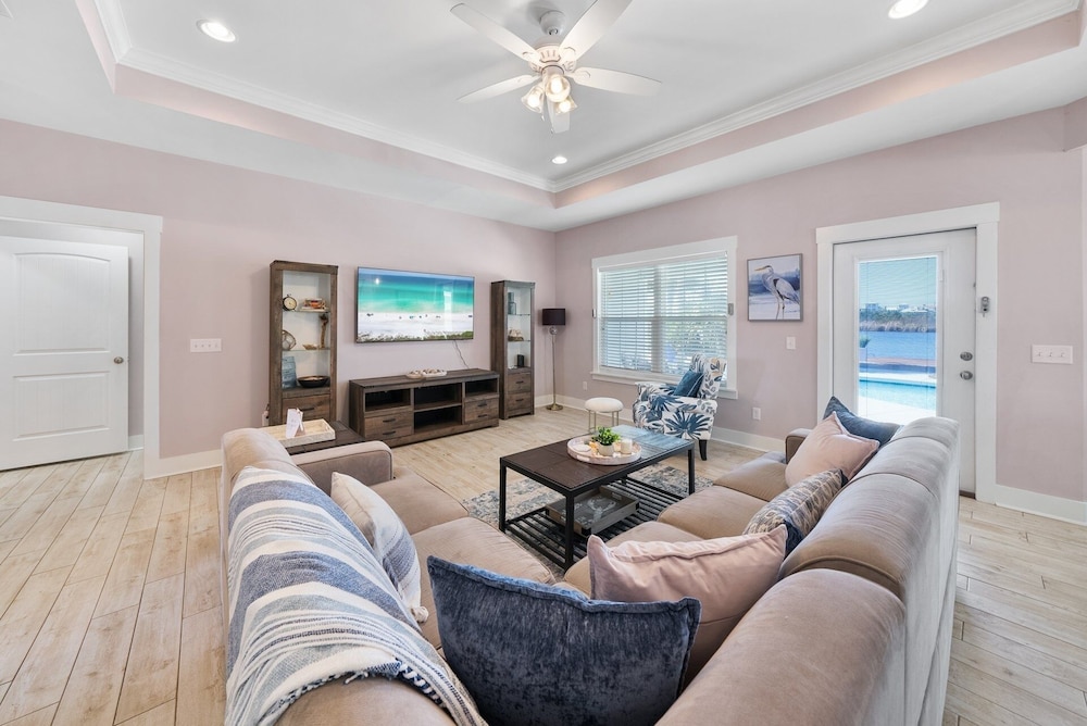Lakeside Dream 4 Bedroom Home