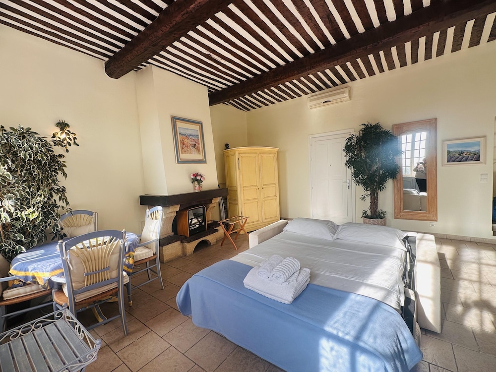 Very Charming Studio Apartment on Port in Cannes a Short Walk to Palais With Aircon and Internet - 411