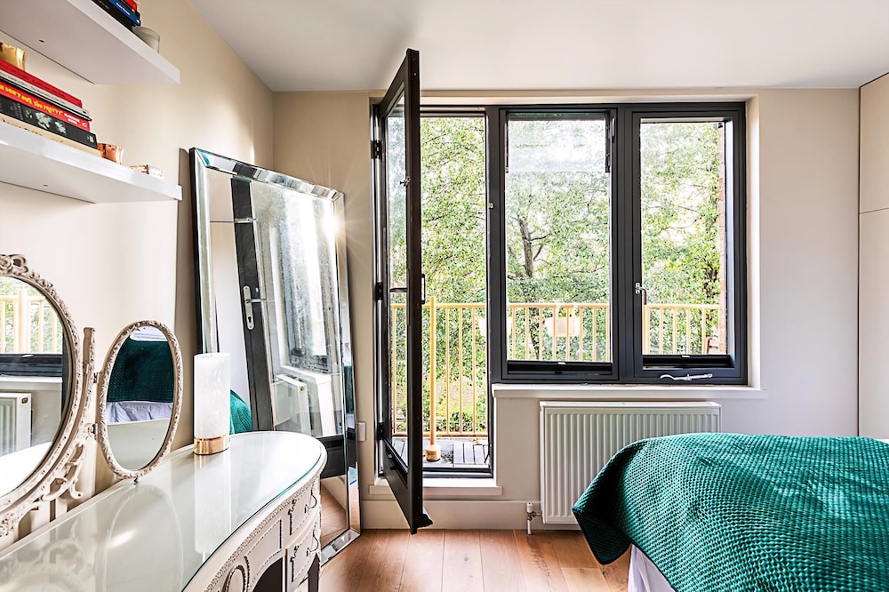 A Stylish Haven Near Portobello Road