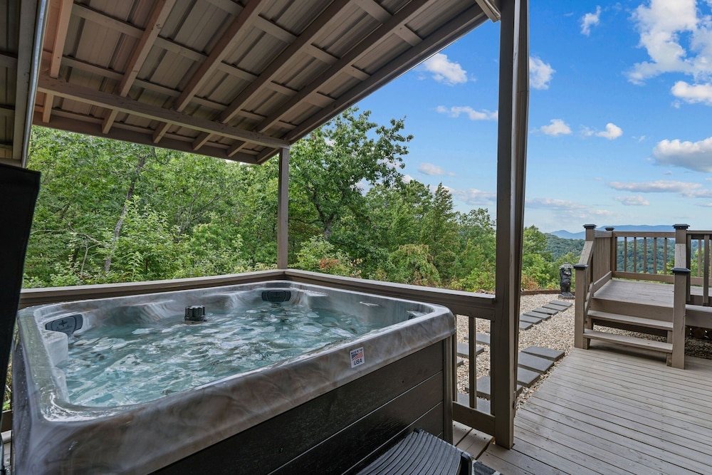 John Wayne View 3 Bedroom Cabin