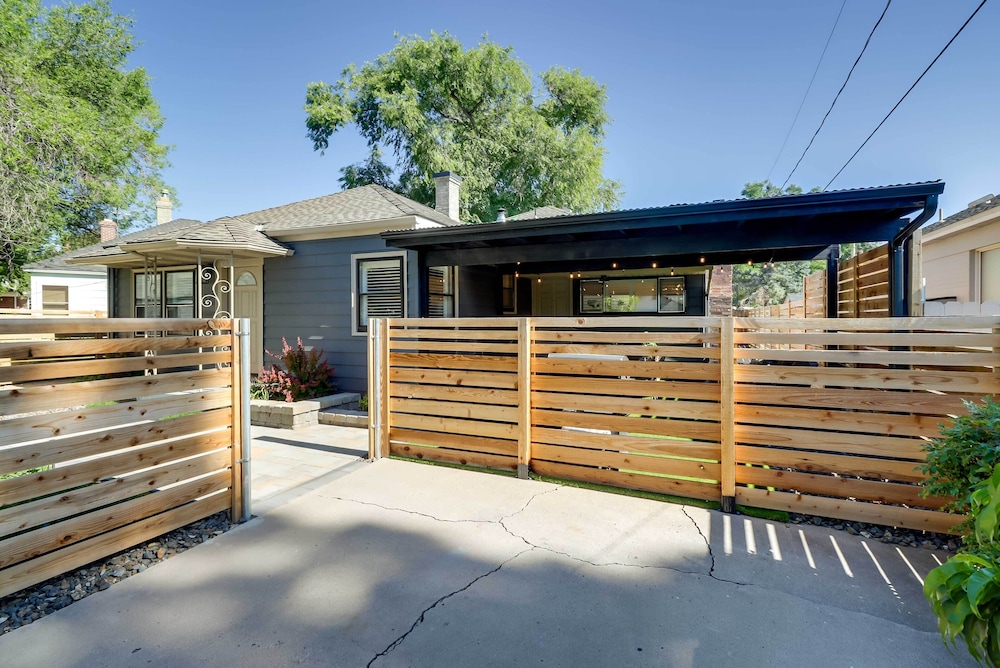 Game Room & Putting Green: Reno Home! view 5