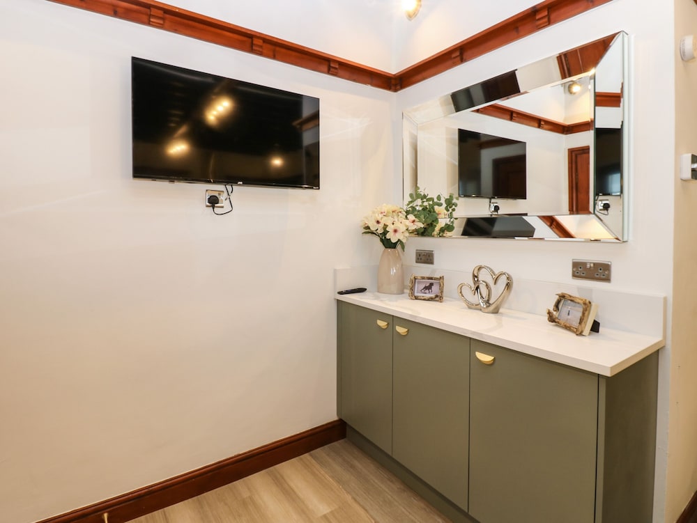 Winding Wheel Cottage