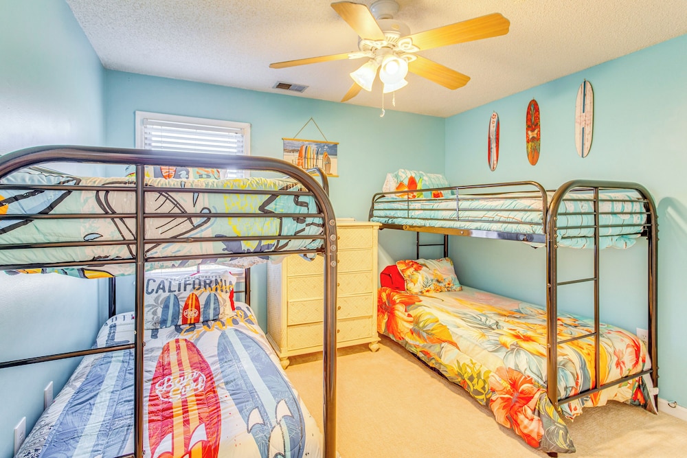 3 Mi to Ocean: Home w/ Deck in Little River!