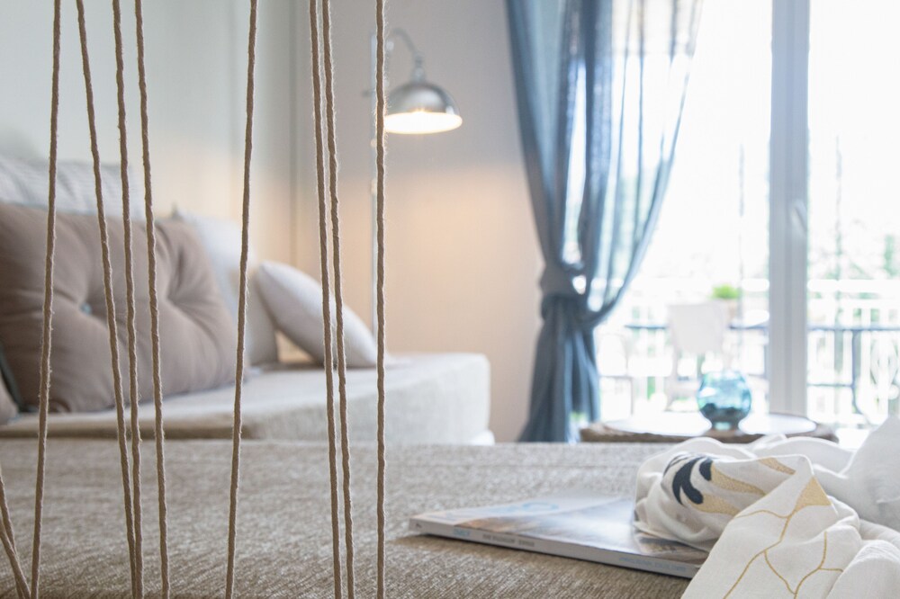 Malibu Studios & Apartments
