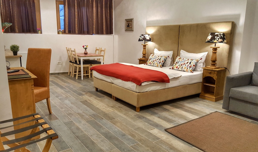 Hotel Windmill Studios - Image 1