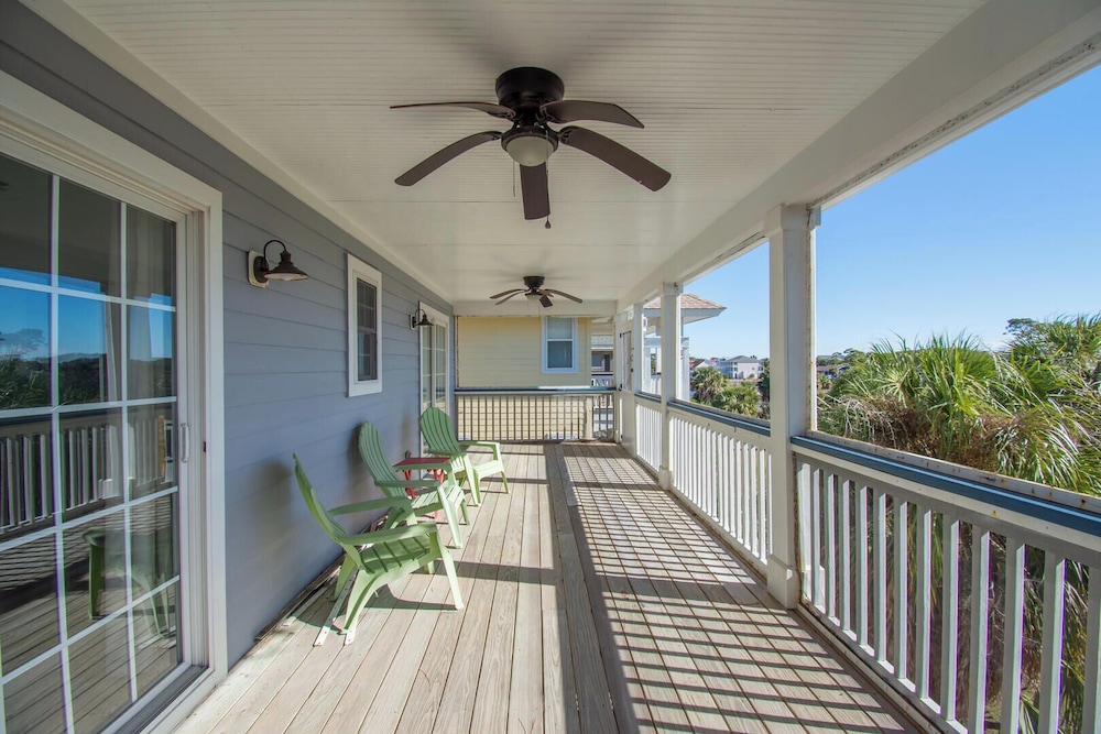 Spacious 4-bed, 4-bath Home in the Heart of Fripp Island
