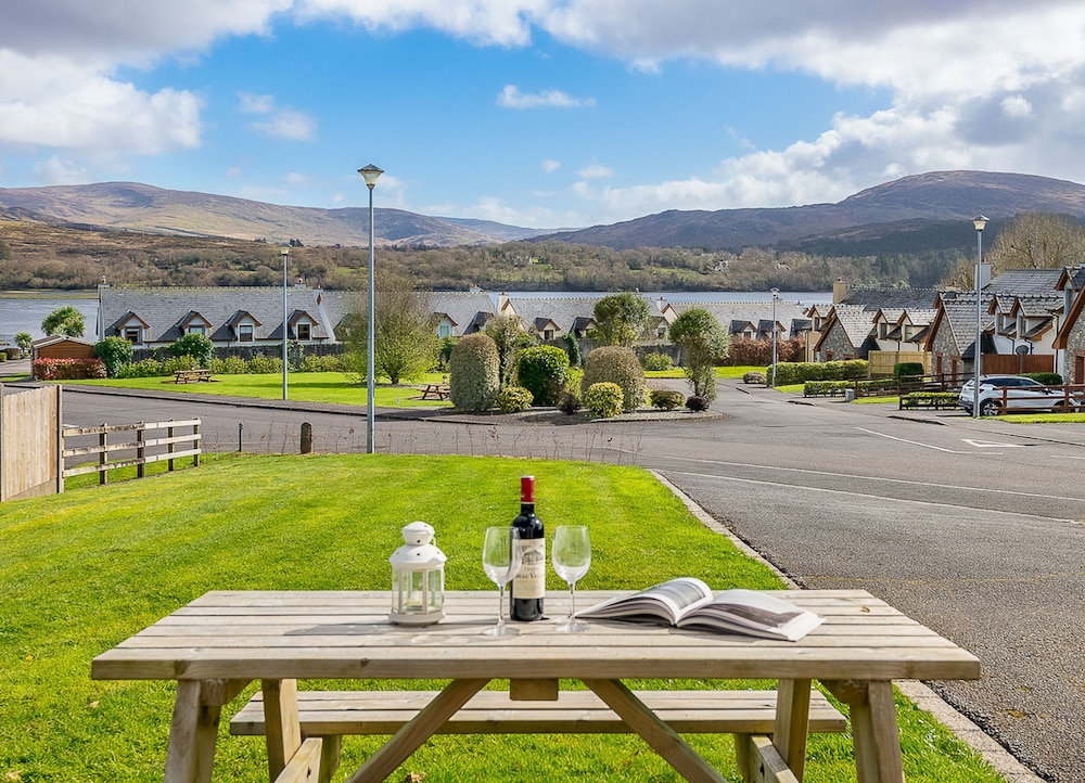 2 Bedroom Home in Kenmare With sea Views to Sleep 4