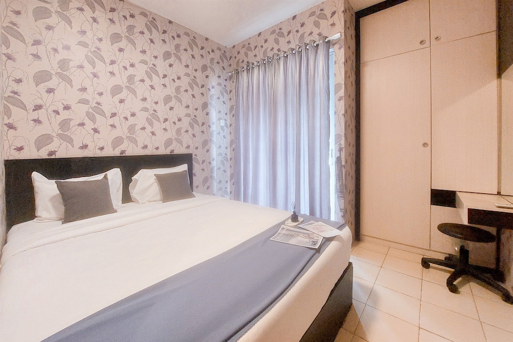 Warm And Spacious Combined Unit 2Br At Serpong Greenview Apartment